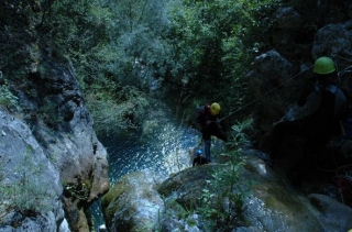 Descendiendo barrancos.jpg